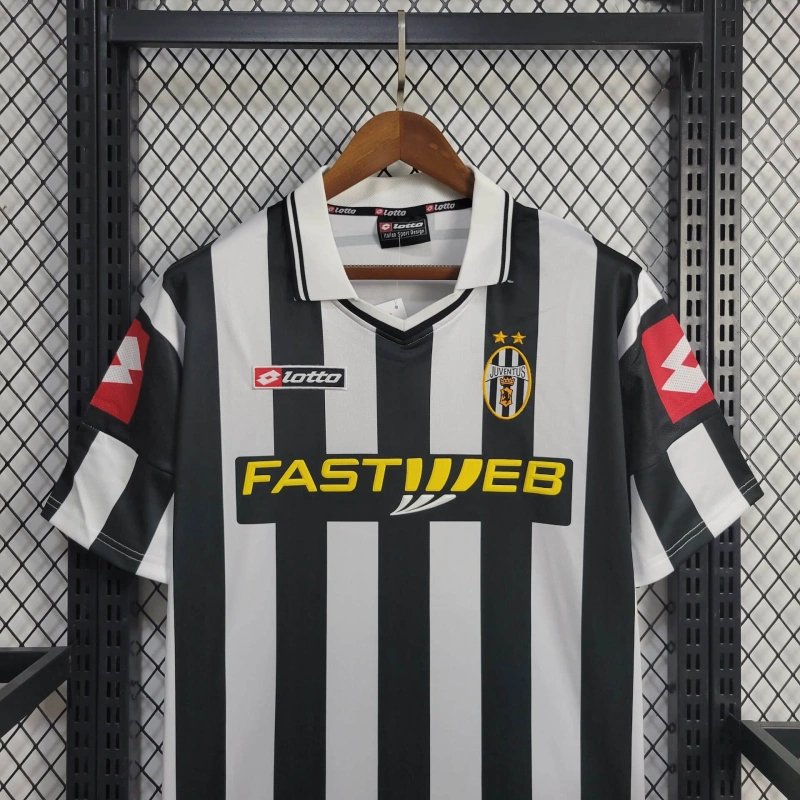 Juventus Home Retro Trikot 2001-2002 Juventus Home Retro Trikot 2001-2002