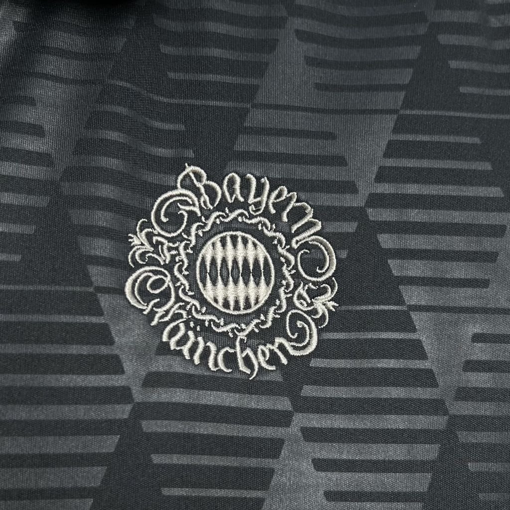 FC Bayern München Wiesn Oktoberfest Trikot 2024-2025 - Schwarz FC Bayern München Wiesn Oktoberfest Trikot 2024-2025 - Schwarz