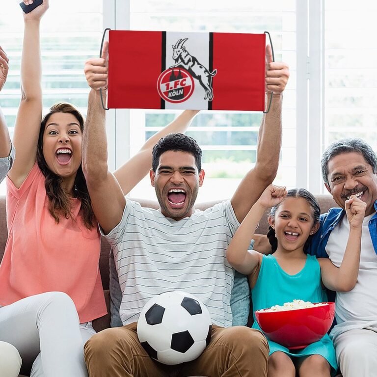 FC Köln Transparente Beim Fußballspiel, Fans Schwenken Fahnen
