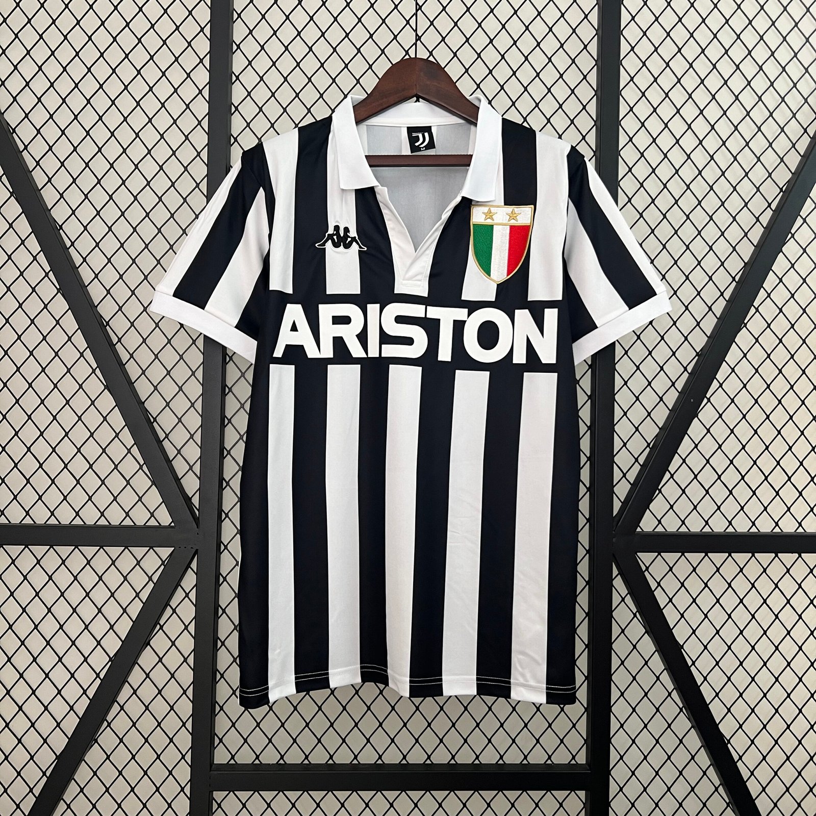 Juventus Home Retro Trikot 1984-1985 Juventus Home Retro Trikot 1984-1985