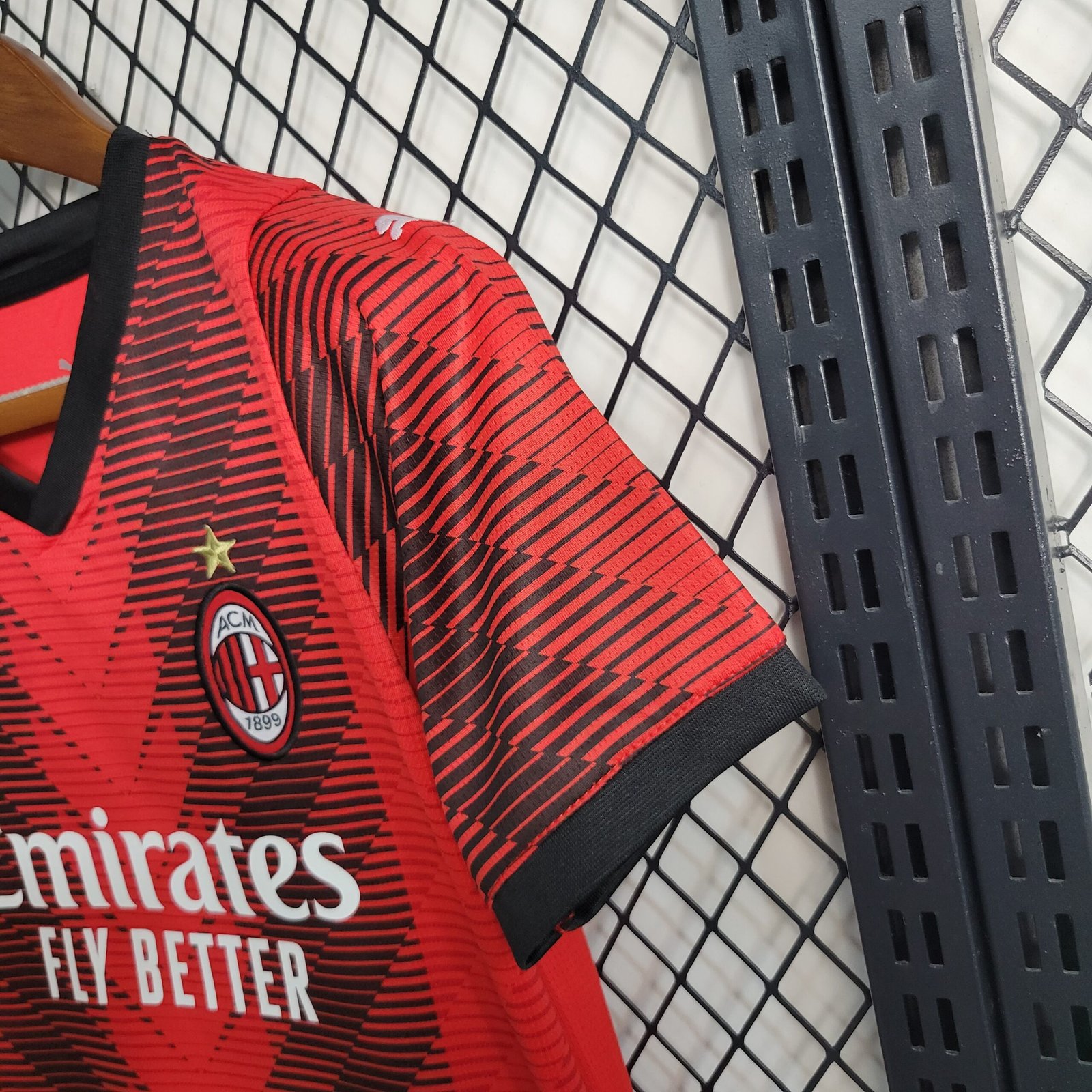 AC Mailand Heimtrikot Kinder 2023-2024 AC Mailand Heimtrikot Kinder 2023-2024