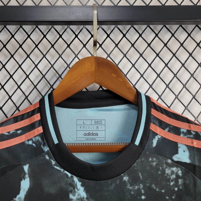 FC Bayern München Away Trikot 2024-2025 FC Bayern München Away Trikot 2024-2025