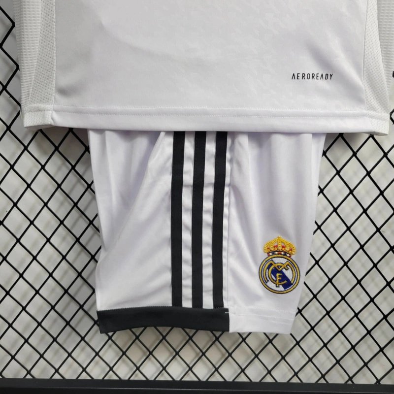 Real Madrid Arda Güler 15 Heimtrikot Kinder 2024-2025 Real Madrid Arda Güler 15 Heimtrikot Kinder 2024-2025