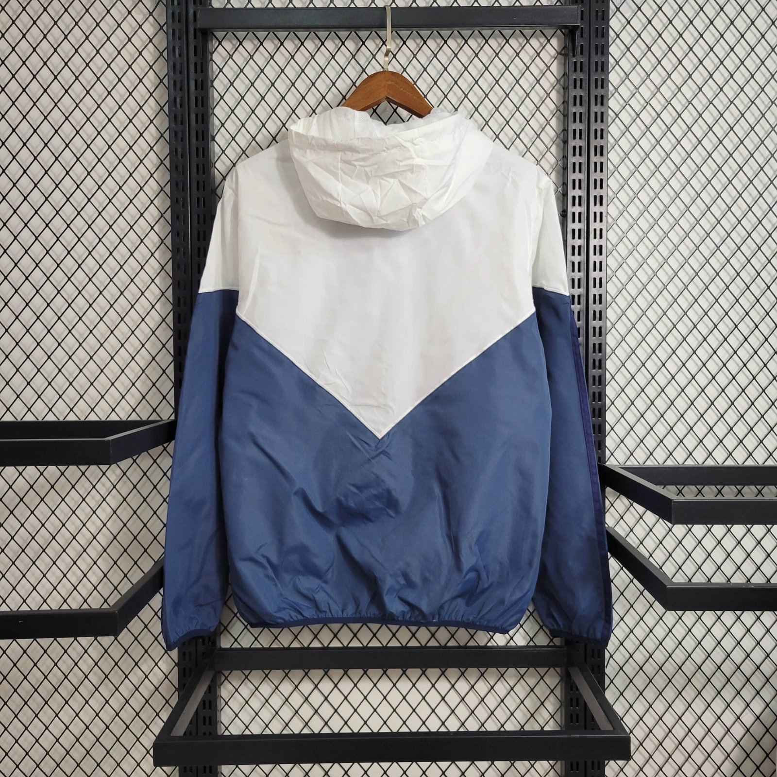 Real Madrid Windbreaker 2023-2024 - Marine Weiß