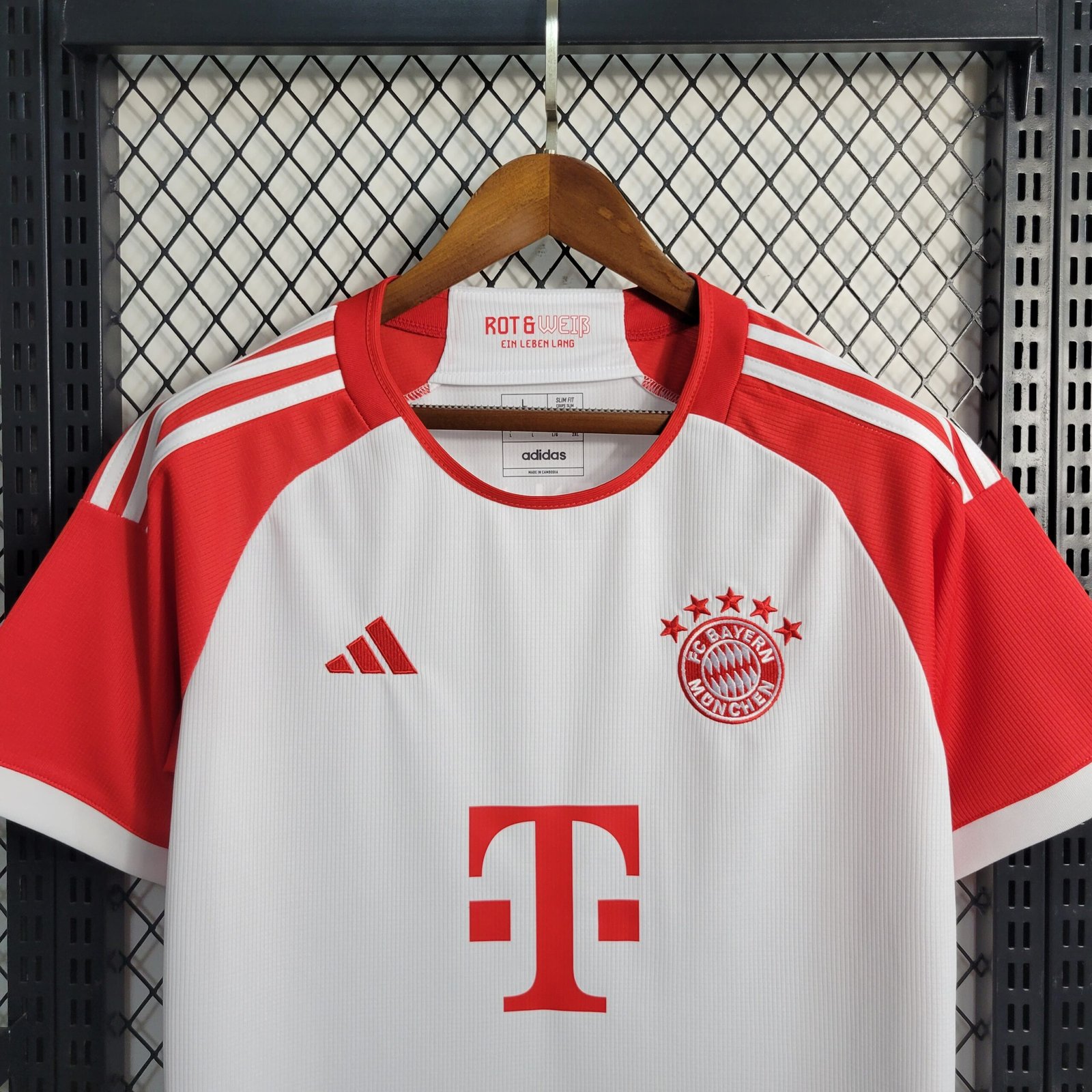 FC Bayern München Home Trikot 2023-2024 ( Aufdruck Dein Name ) FC Bayern München Home Trikot 2023-2024 ( Aufdruck Dein Name )