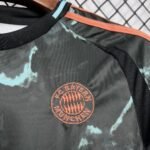 Bayern München Auswärtstrikot Kinder Minikit 2024-2025