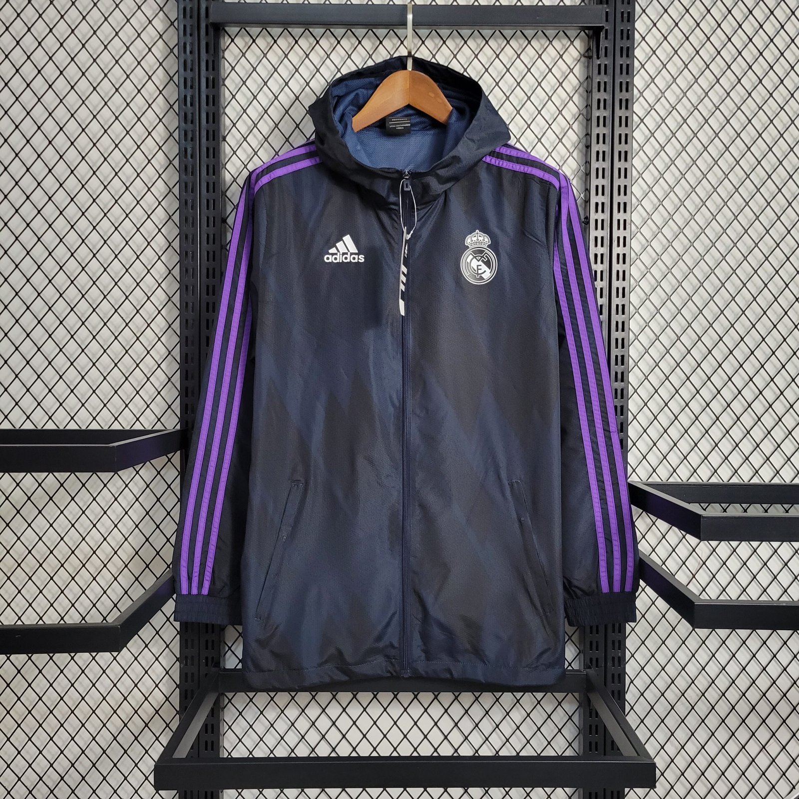 Real Madrid Windbreaker 2023-2024 - Schwarz Lila Real Madrid Windbreaker 2023-2024 - Schwarz Lila