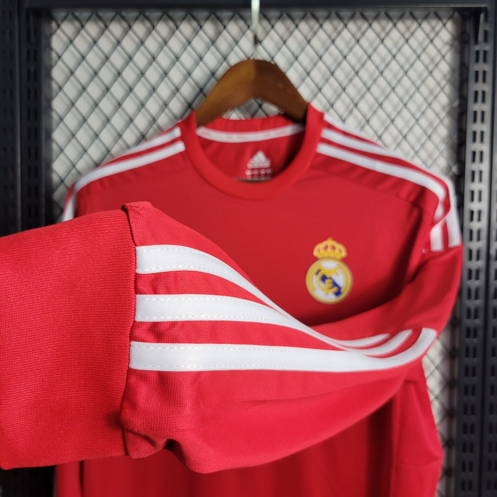 Real Madrid Retro Langarm Away Trikot 2011-2012 - Rot Real Madrid Retro Langarm Away Trikot 2011-2012 - Rot