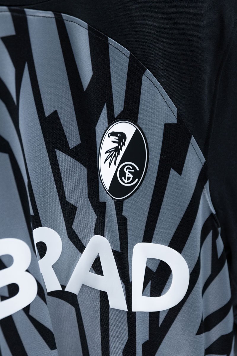 SC Freiburg Away Trikot 2023-2024 - Schwarz SC Freiburg Away Trikot 2023-2024 - Schwarz