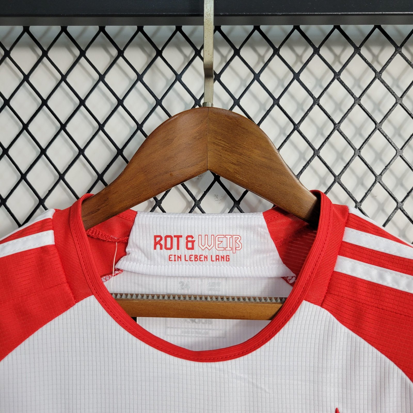 Bayern München Heimtrikot Kinder Minikit 2023-2024 Bayern München Heimtrikot Kinder Minikit 2023-2024
