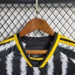 Juventus Cristiano Ronaldo 7 Heimtrikot Kinder Minikit 2023-2024