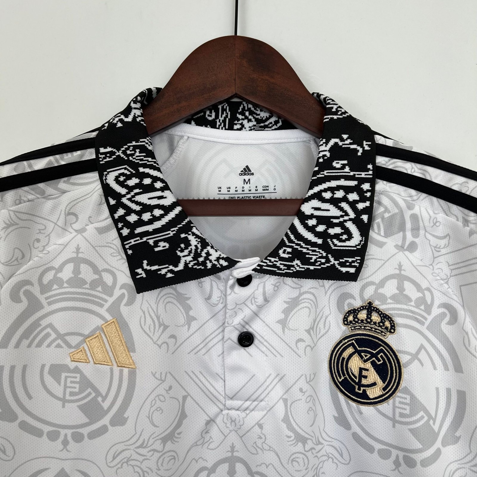 Real Madrid Limitierte Trikot 2023-2024