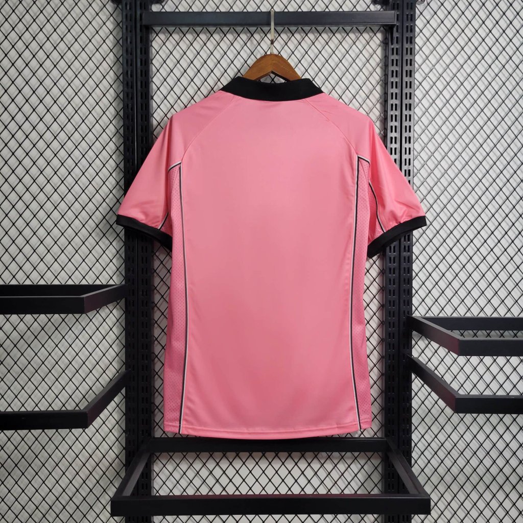 Juventus Away Retro Trikot 1997-1998 - Rosa Juventus Away Retro Trikot 1997-1998 - Rosa