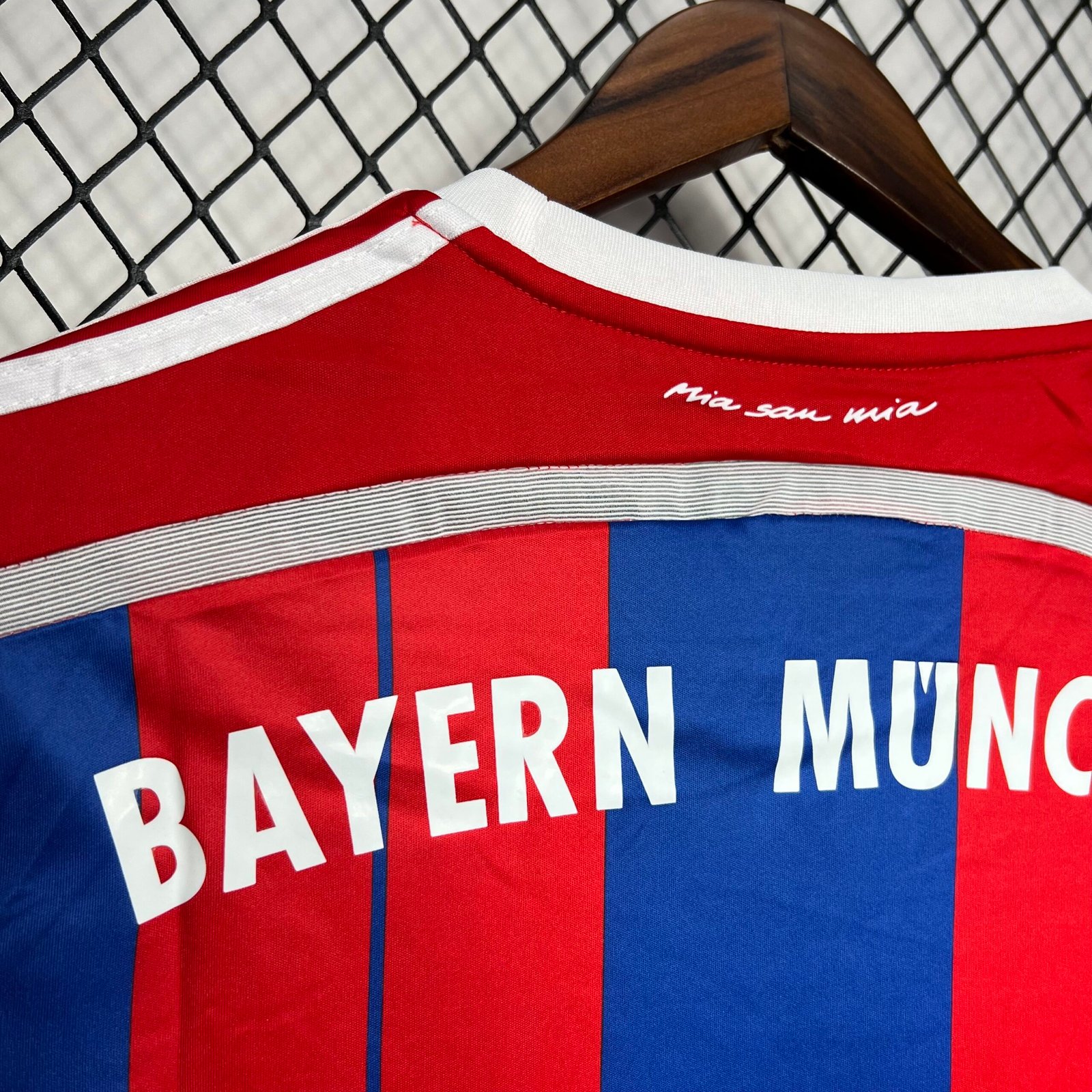 FC Bayern München Retro Home Trikot 2014-2015 FC Bayern München Retro Home Trikot 2014-2015