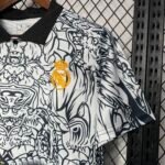 Real Madrid Drache Sondertrikot 2024-2025 - Platin