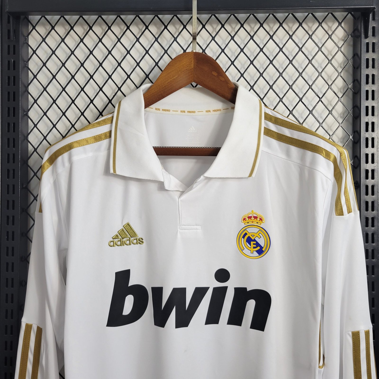Real Madrid Retro Langarm Home Trikot 2011-2012 - Weiß Real Madrid Retro Langarm Home Trikot 2011-2012 - Weiß