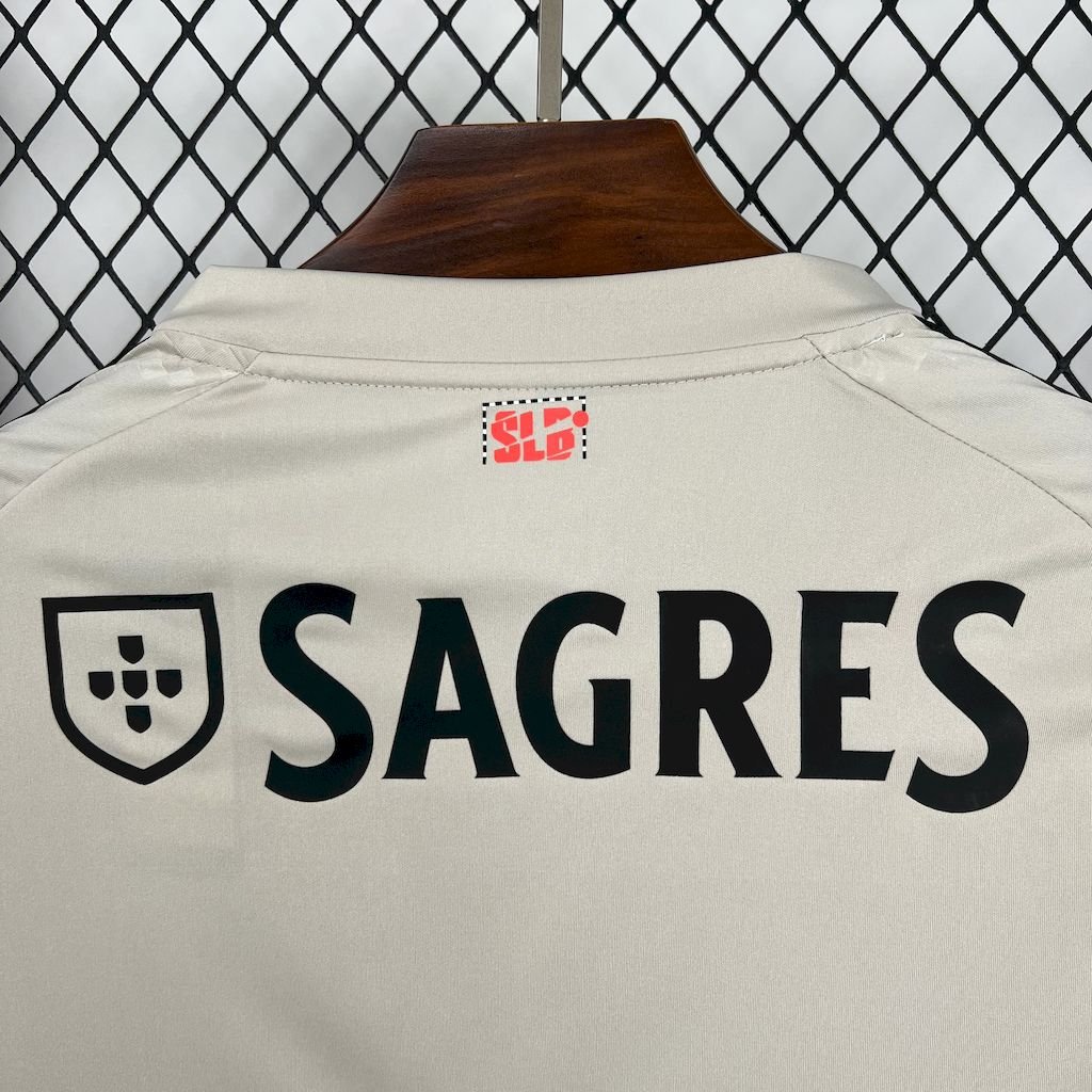 SL Benfica Away Trikot 2025-2026 - Beige SL Benfica Away Trikot 2025-2026 - Beige
