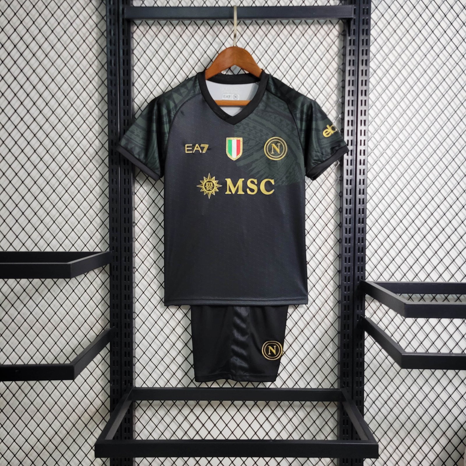 SSC Neapel Third Trikot Kinder Mini Kit 2023-2024 SSC Neapel Third Trikot Kinder Mini Kit 2023-2024