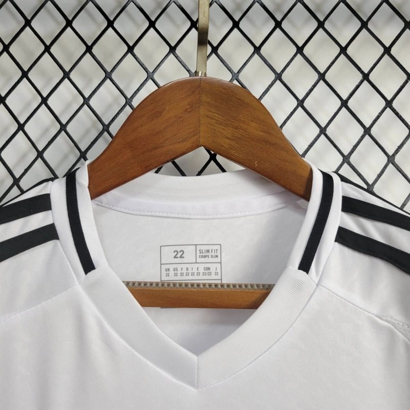 Real Madrid Arda Güler 15 Heimtrikot Kinder 2024-2025 Real Madrid Arda Güler 15 Heimtrikot Kinder 2024-2025