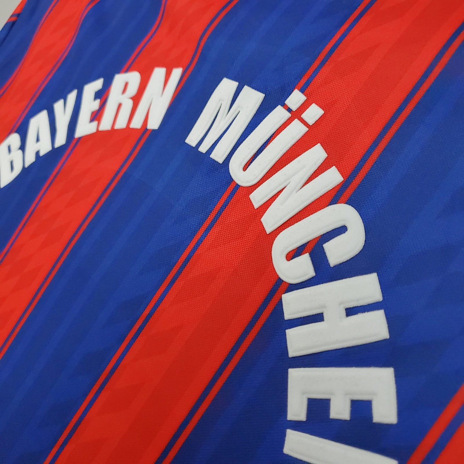FC Bayern München Home Retro Trikot 1995-1997 FC Bayern München Home Retro Trikot 1995-1997