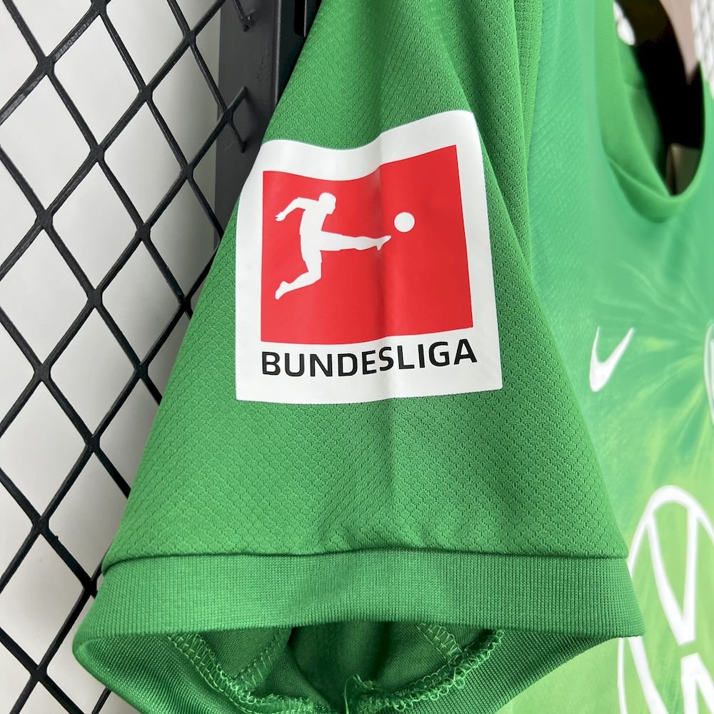VFL Wolfsburg Home Trikot 2025-2026 VFL Wolfsburg Home Trikot 2025-2026
