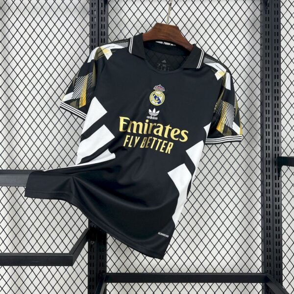 Real Madrid Retro Sondertrikot 2025-2026