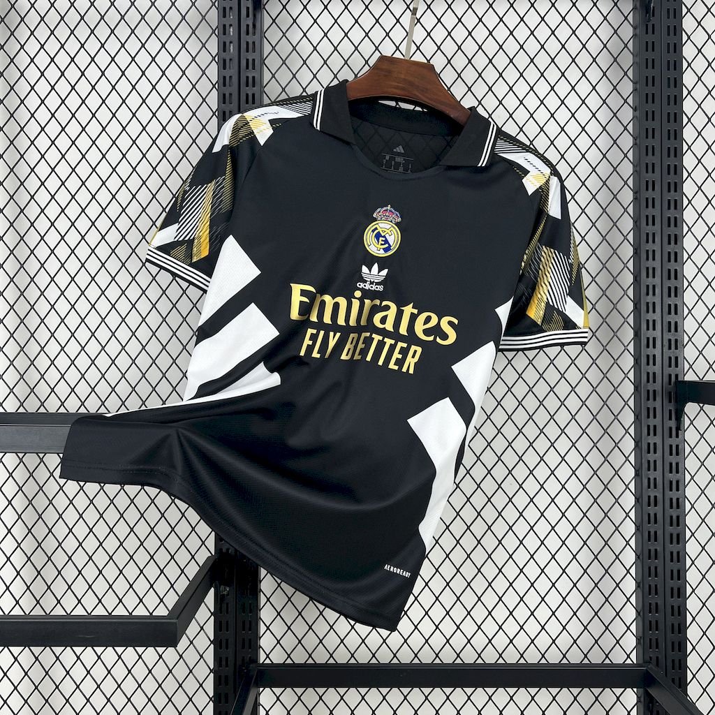 Real Madrid Retro Sondertrikot 2025-2026 Real Madrid Retro Sondertrikot 2025-2026