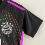 Bayern München Auswärtstrikot Kinder Minikit 2023-2024