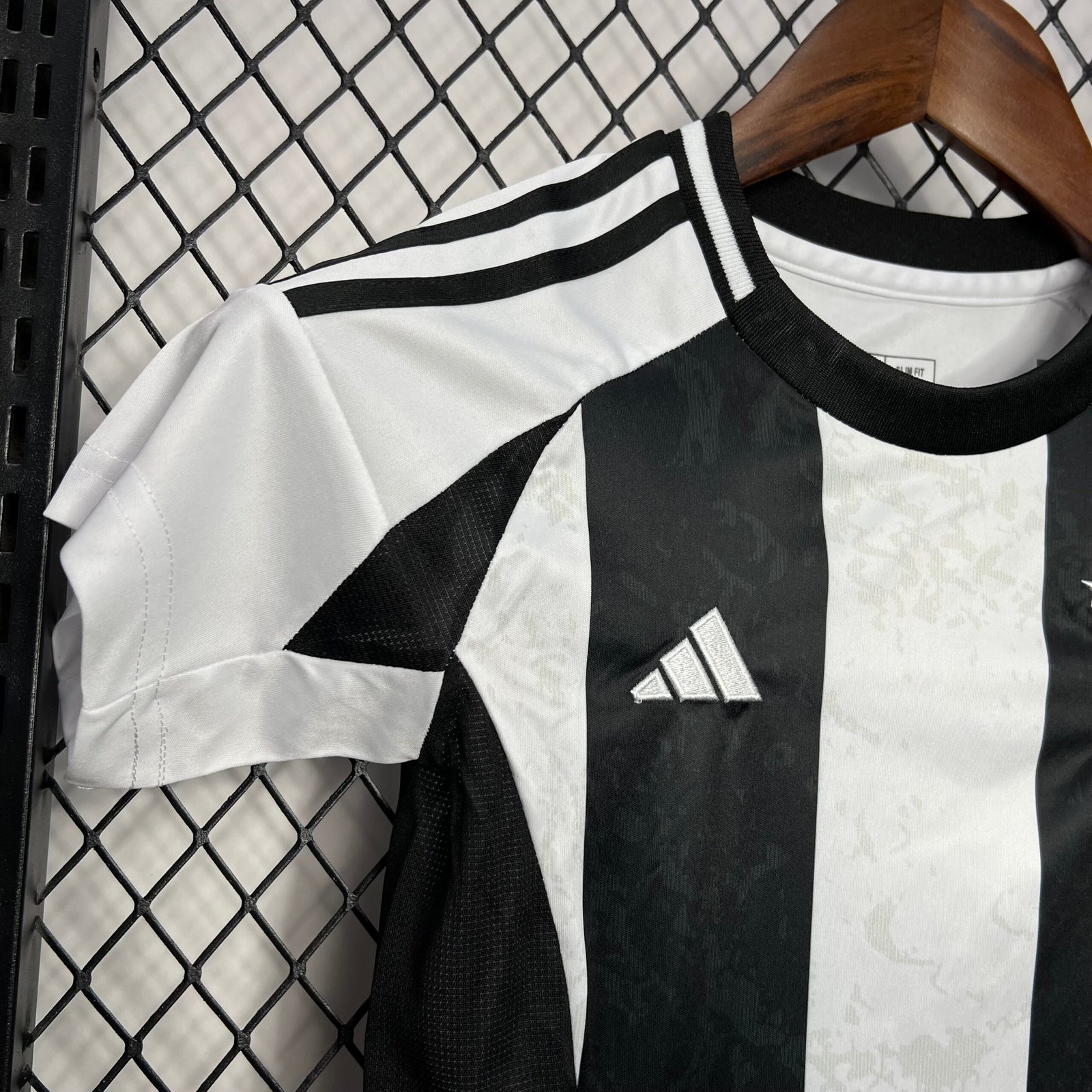 Juventus Cristiano Ronaldo 7 Heimtrikot Kinder Minikit 2024-2025 Juventus Cristiano Ronaldo 7 Heimtrikot Kinder Minikit 2024-2025