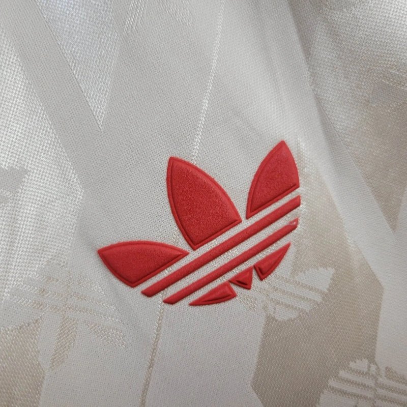 FC Bayern München Originals Langarm Sondertrikot 2024-2025 - Beige FC Bayern München Originals Langarm Sondertrikot 2024-2025 - Beige