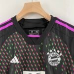 Bayern München Auswärtstrikot Kinder Minikit 2023-2024