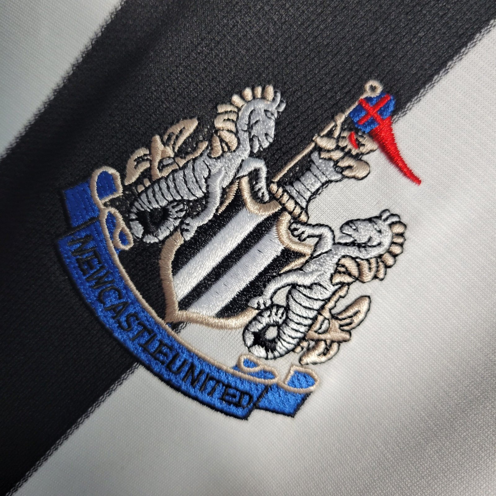 Newcastle United Home Retro Trikot 1997-1999 Newcastle United Home Retro Trikot 1997-1999