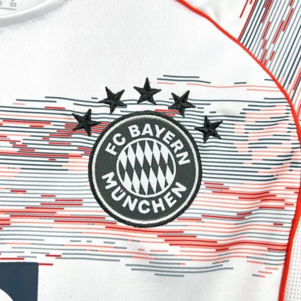Bayern München Auswärtstrikot Kinder Minikit 2025-2026