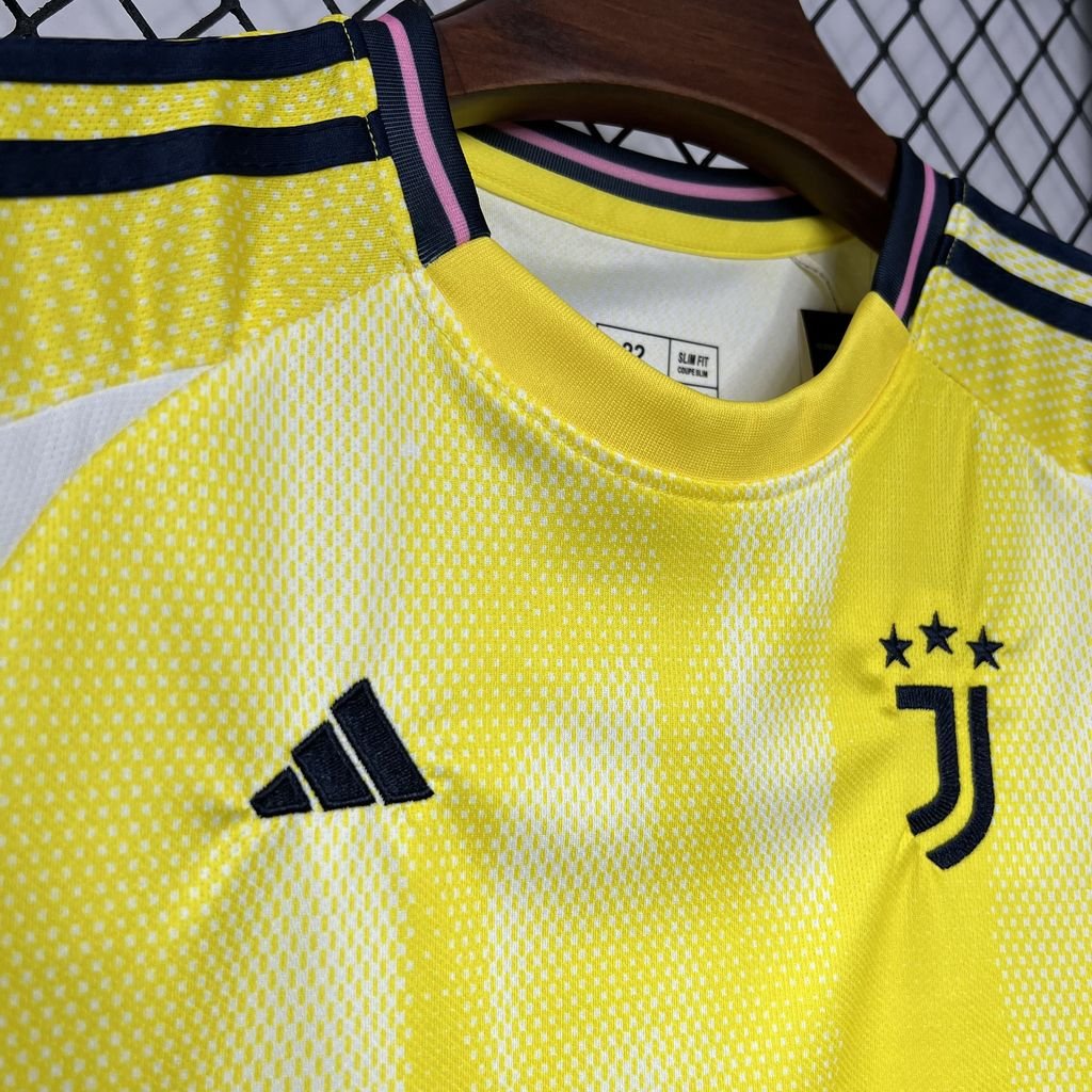 Juventus Cristiano Ronaldo 7 Auswärtstrikot Kinder 2024-2025 Juventus Cristiano Ronaldo 7 Auswärtstrikot Kinder 2024-2025