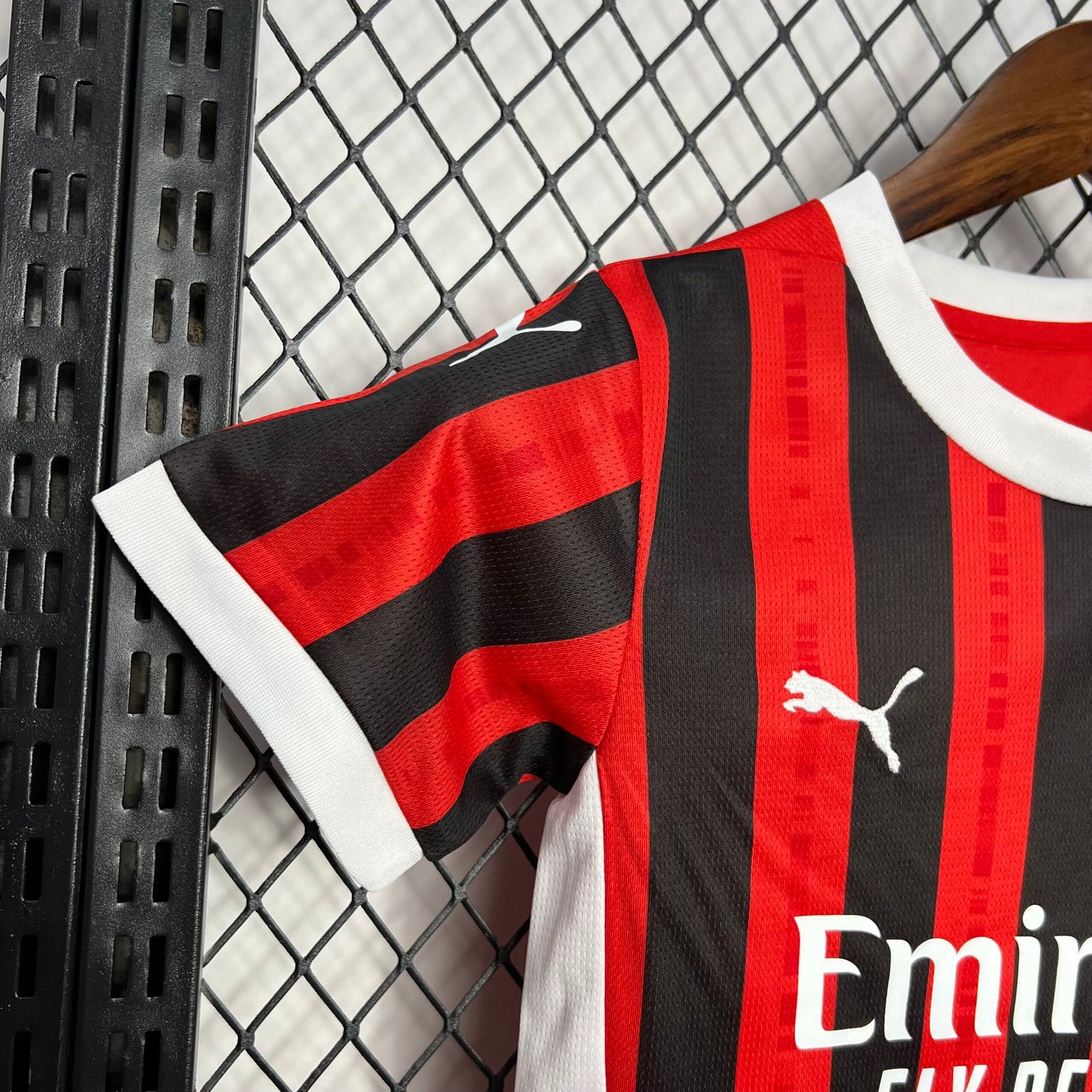 AC Mailand Heimtrikot Kinder Mini Kit 2024-2025 AC Mailand Heimtrikot Kinder Mini Kit 2024-2025