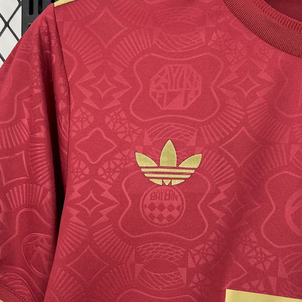 FC Bayern München 125-jähriges Jubiläum Sondertrikot 2024-2025 - Rot FC Bayern München 125-jähriges Jubiläum Sondertrikot 2024-2025 - Rot