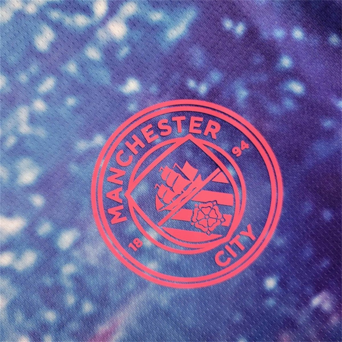 Manchester City Konzept Sondertrikot 2025-2026 - Lila Manchester City Konzept Sondertrikot 2025-2026 - Lila