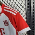 Bayern München Heimtrikot Kinder Minikit 2023-2024