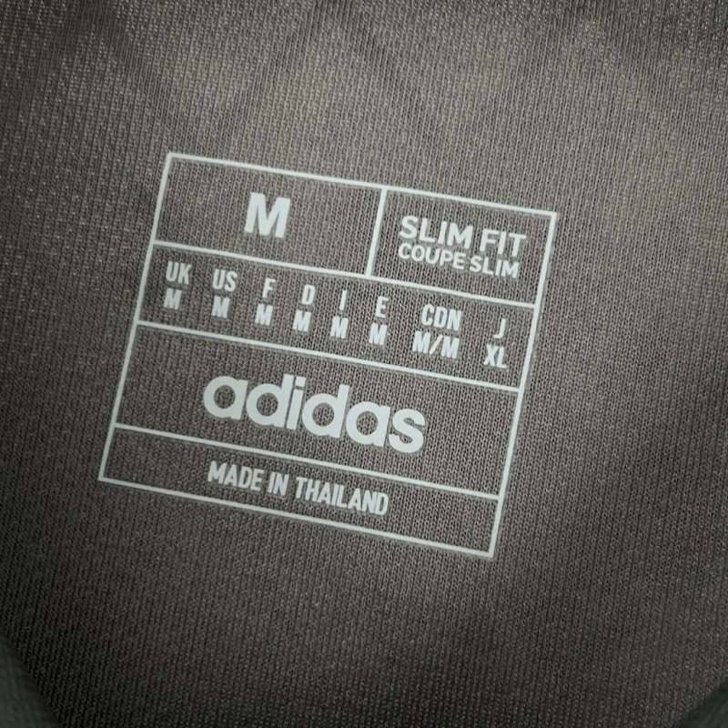 Ajax X Stone Island Sondertrikot 2025-2026 - Schwarz Ajax X Stone Island Sondertrikot 2025-2026 - Schwarz