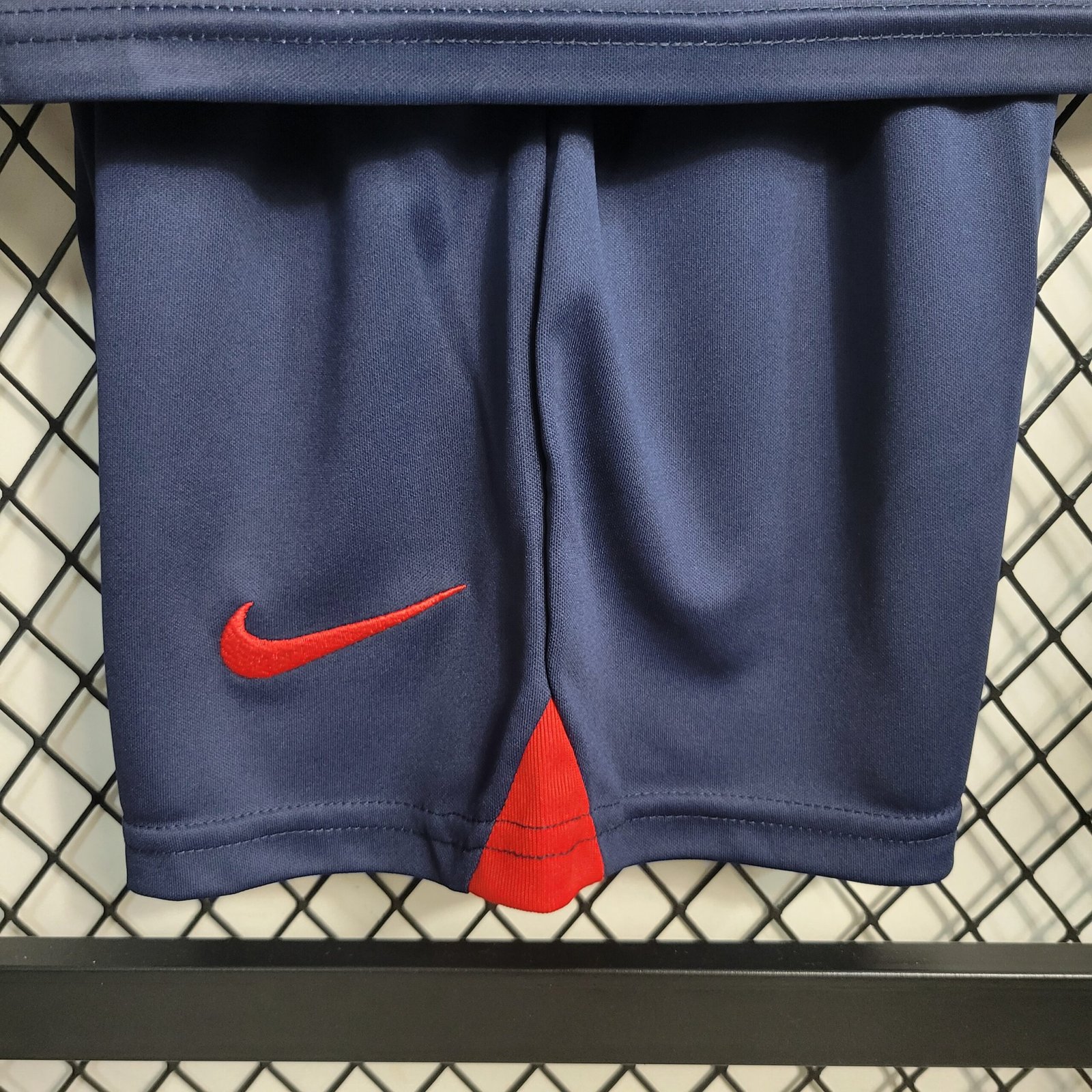 PSG Kylian Mbappe 7 Heimtrikot Kinder Mini Kit 2023-2024 PSG Kylian Mbappe 7 Heimtrikot Kinder Mini Kit 2023-2024