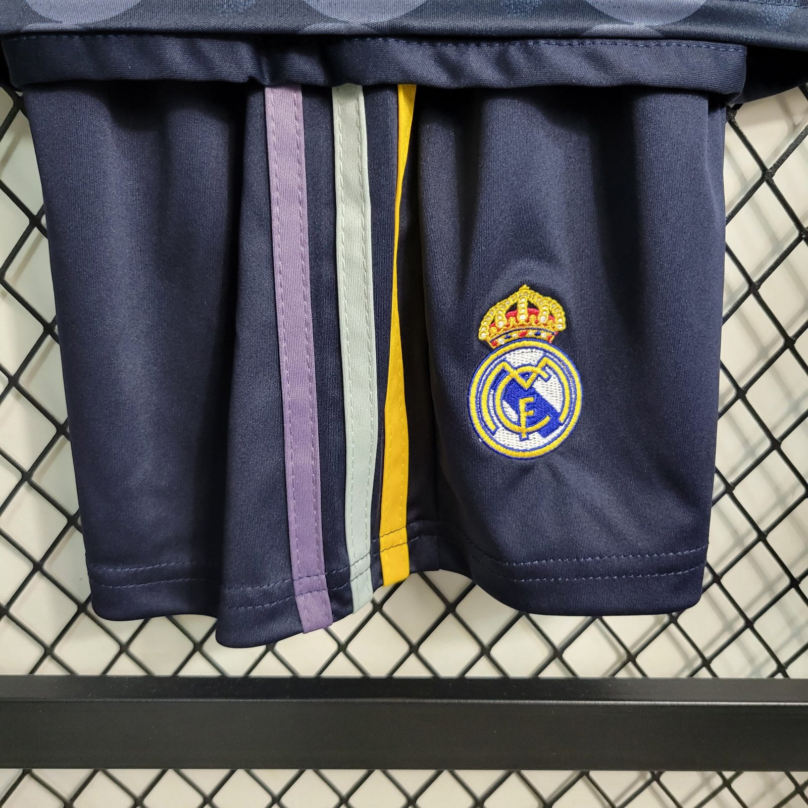 Real Madrid Arda Guler 24 Auswärtstrikot Kinder Mini Kit 2023-2024 Real Madrid Arda Guler 24 Auswärtstrikot Kinder Mini Kit 2023-2024