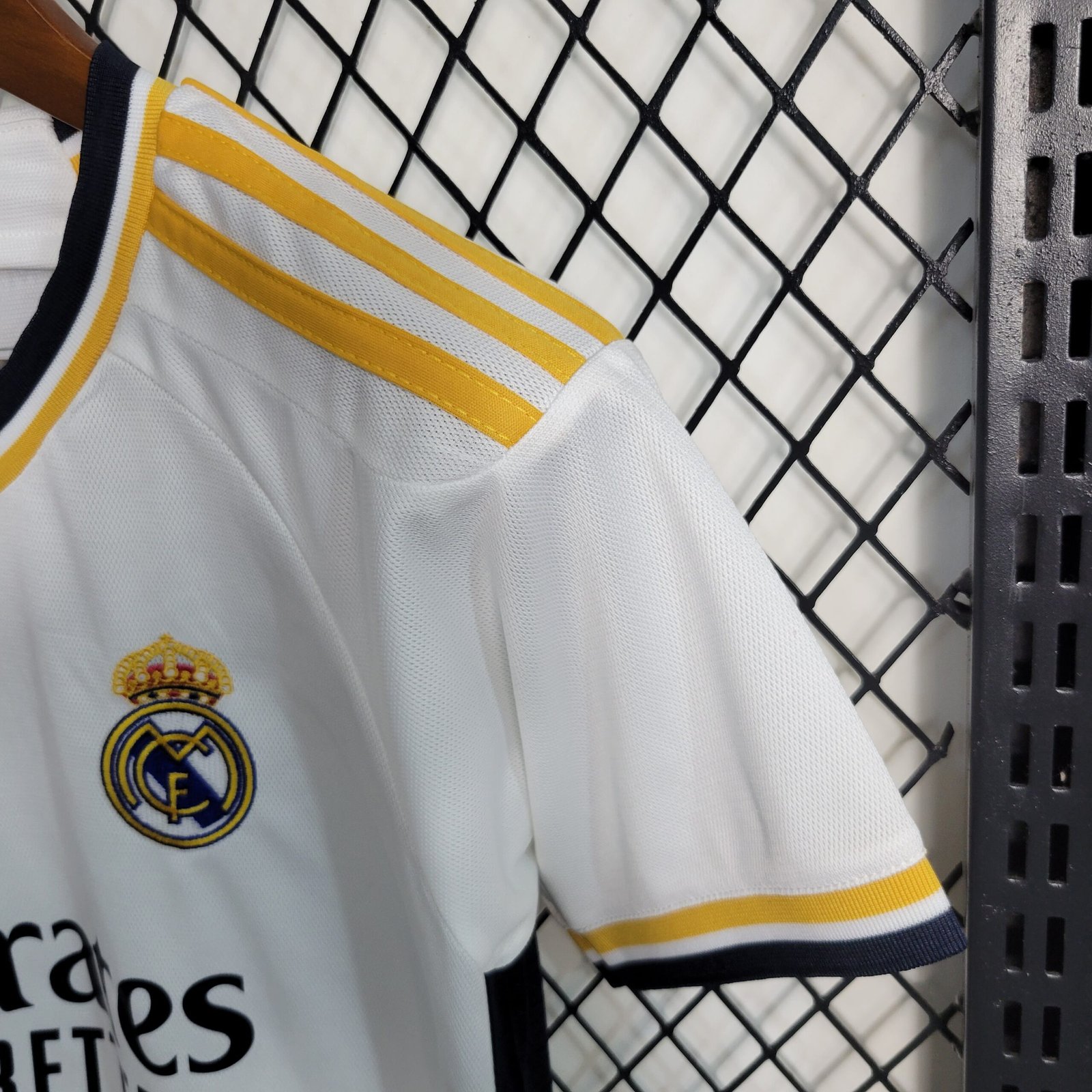 Real Madrid Arda Guler 24 Heimtrikot Kinder Minikit 2023-2024 Real Madrid Arda Guler 24 Heimtrikot Kinder Minikit 2023-2024