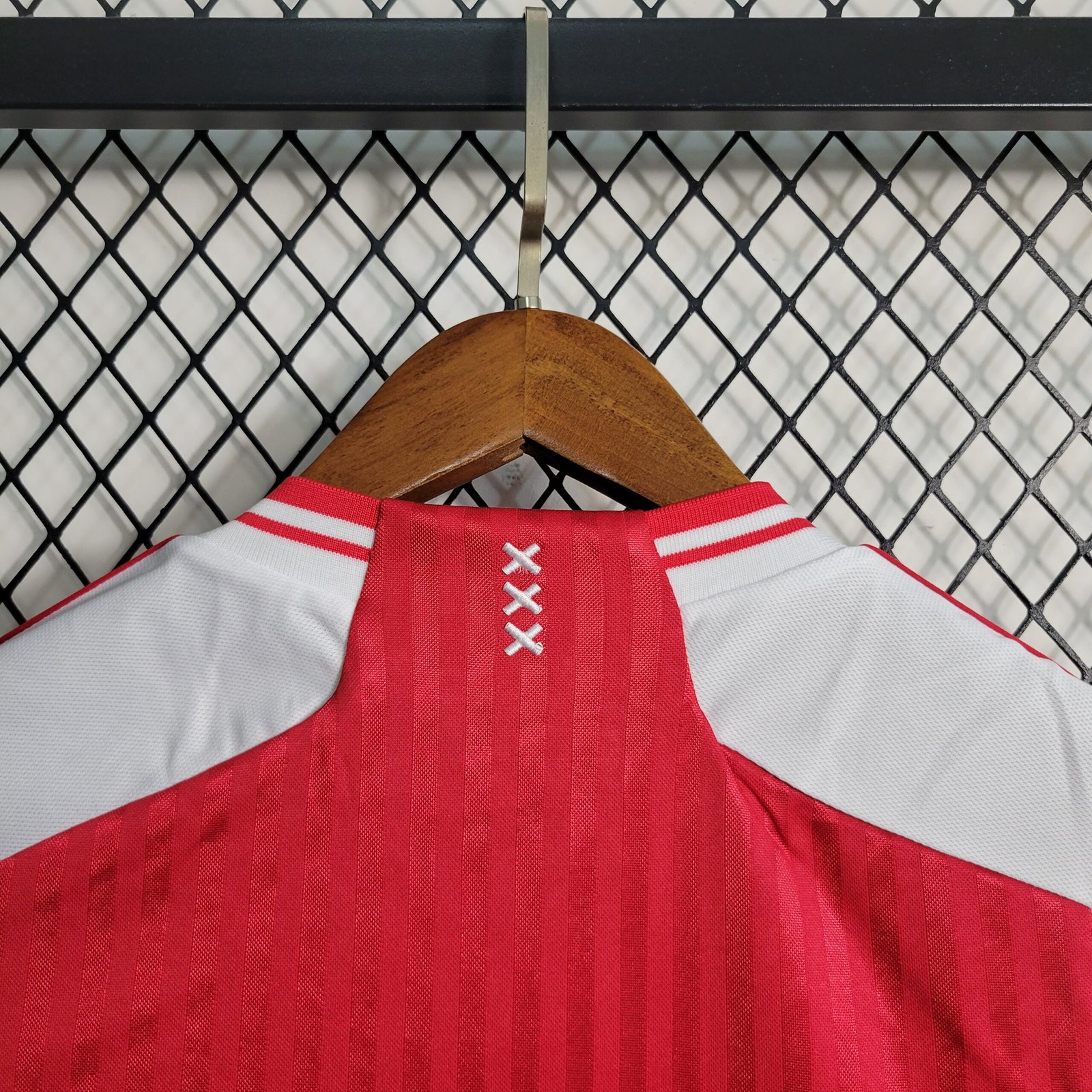 Ajax Home Trikot 2023-2024 - Rot Ajax Home Trikot 2023-2024 - Rot