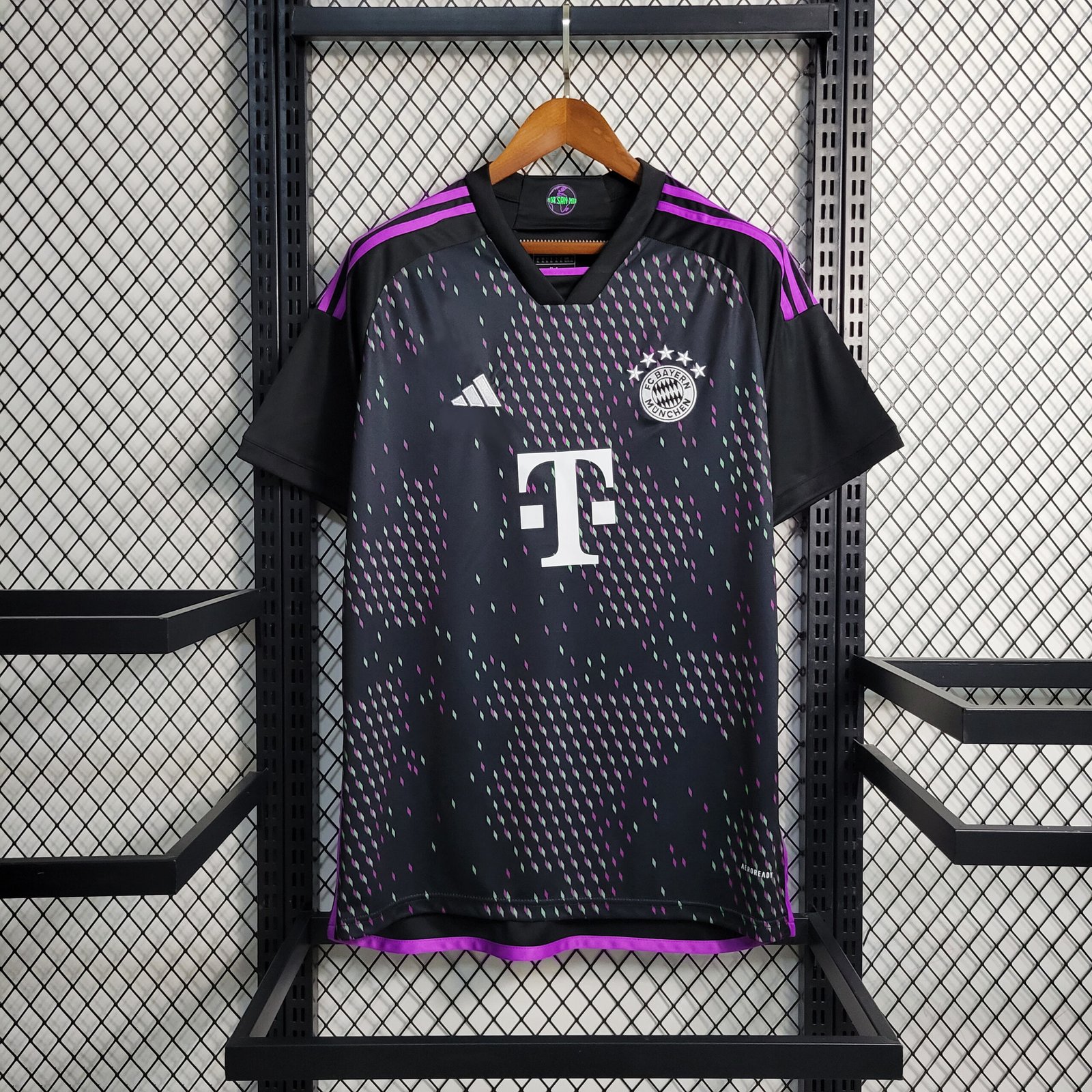FC Bayern München Away Trikot 2023-2024 ( Aufdruck Dein Name ) FC Bayern München Away Trikot 2023-2024 ( Aufdruck Dein Name )