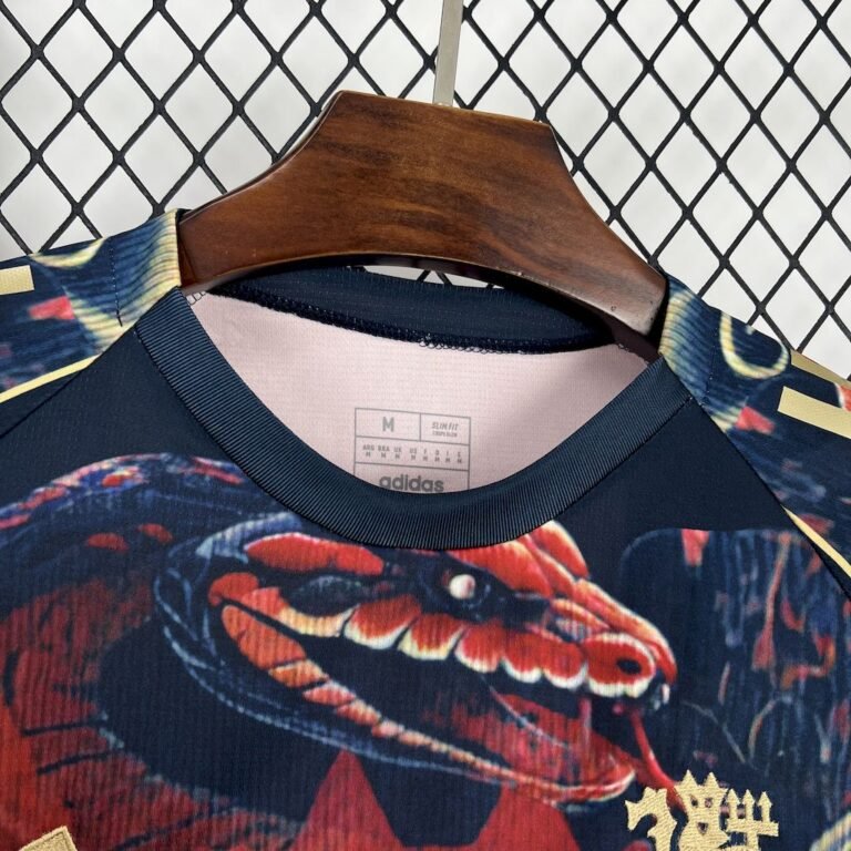 Manchester United Jahr der Schlange Sondertrikot 2025-2026