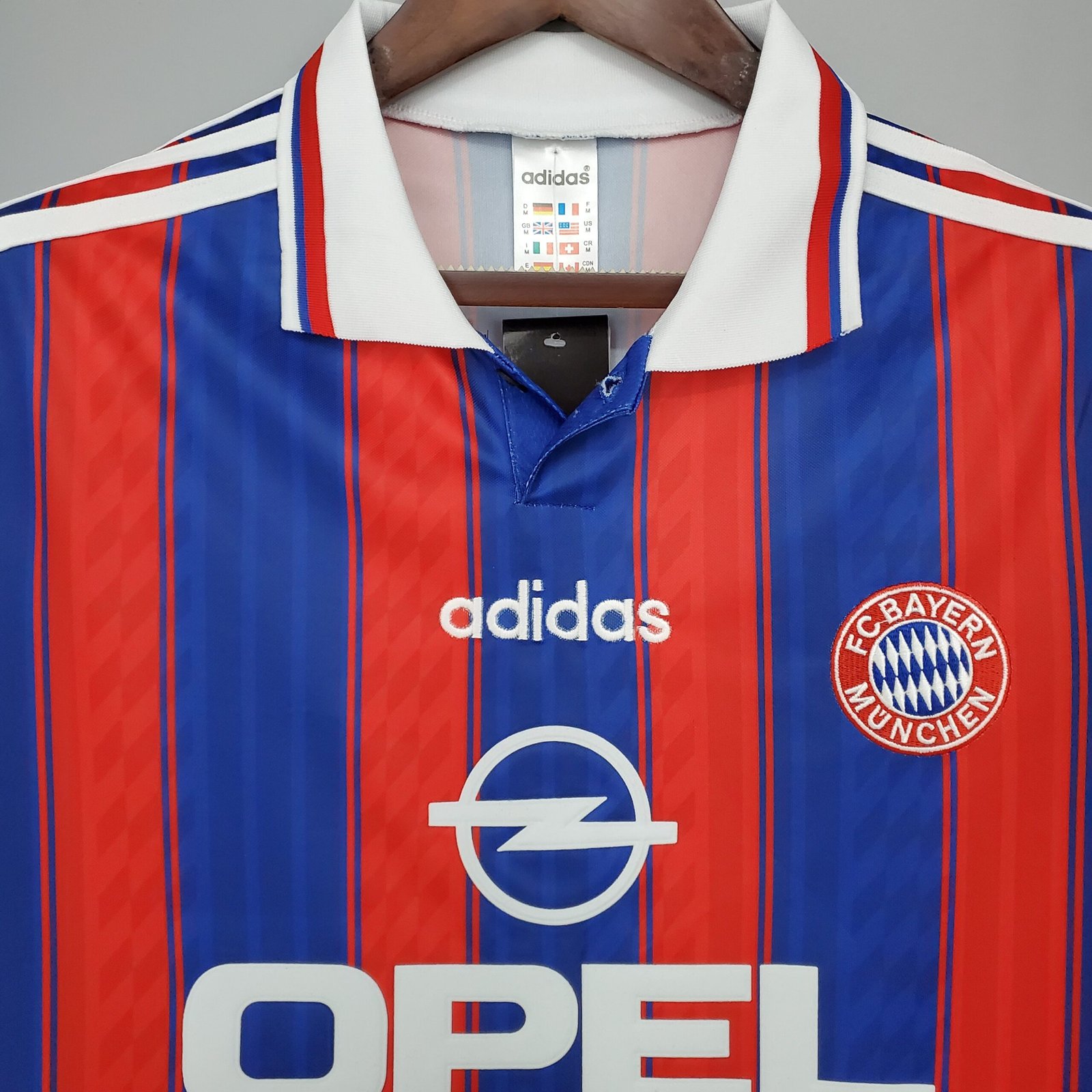 FC Bayern München Home Retro Trikot 1995-1997 FC Bayern München Home Retro Trikot 1995-1997