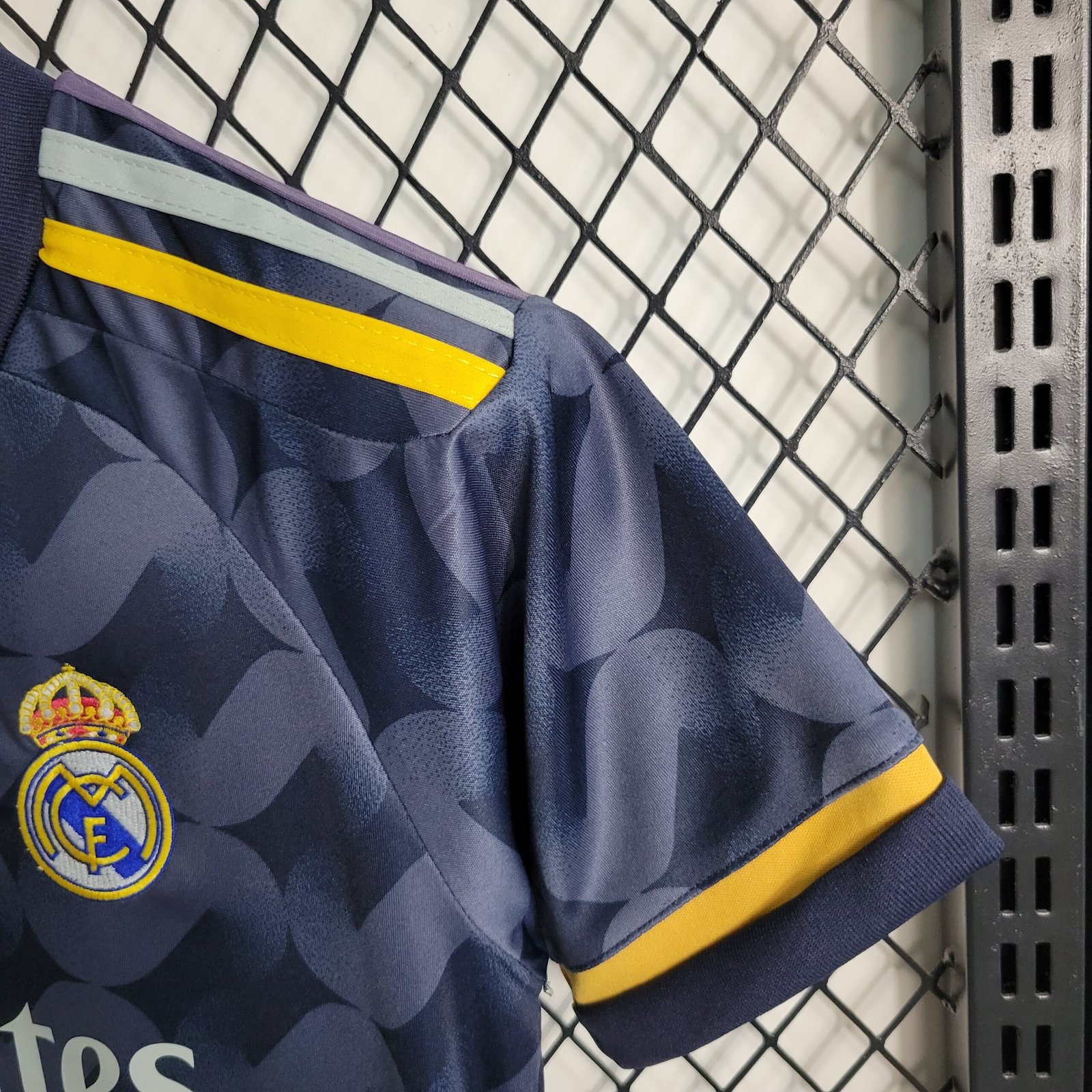 Real Madrid Arda Guler 24 Auswärtstrikot Kinder Mini Kit 2023-2024 Real Madrid Arda Guler 24 Auswärtstrikot Kinder Mini Kit 2023-2024