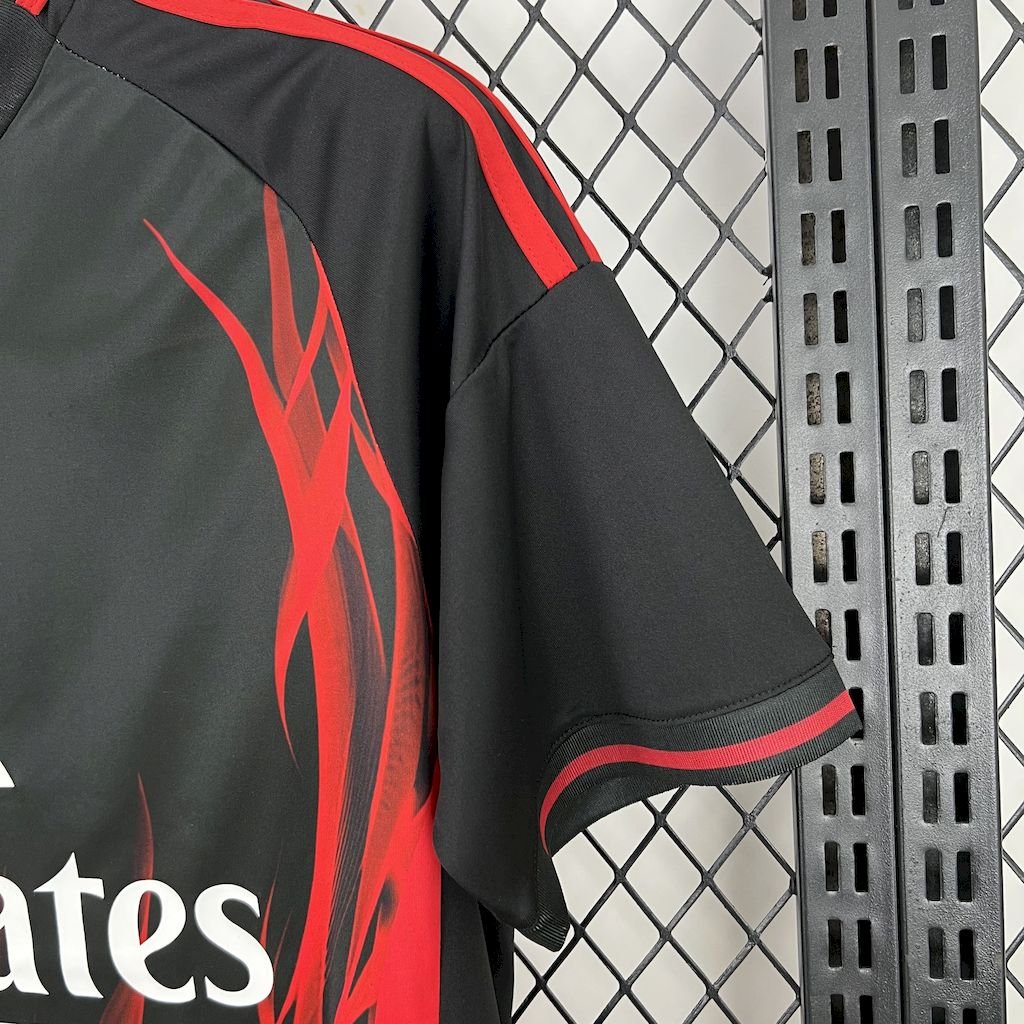 SL Benfica Konzept Sondertrikot 2025-2026 - Schwarz SL Benfica Konzept Sondertrikot 2025-2026 - Schwarz