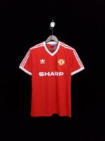 Manchester United Retro Home Trikot 1983-1984 - Rot