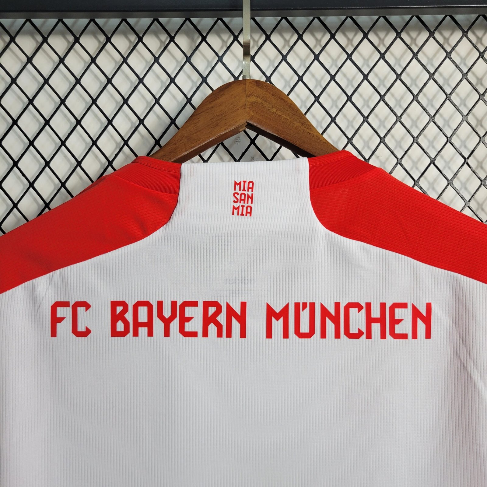 FC Bayern München Home Trikot 2023-2024 ( Aufdruck Dein Name ) FC Bayern München Home Trikot 2023-2024 ( Aufdruck Dein Name )